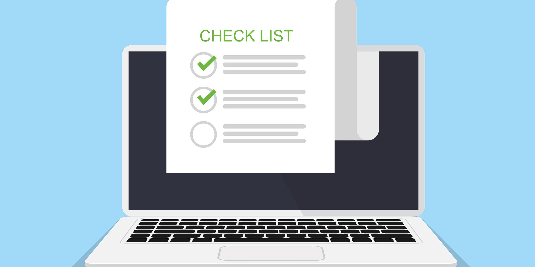 Illustration: Auf blauem Grund ich ein Laptop abgebildet, aus dessen Bildschirm eine Schriftrolle mit der Aufschrift 'Check List' kommt.