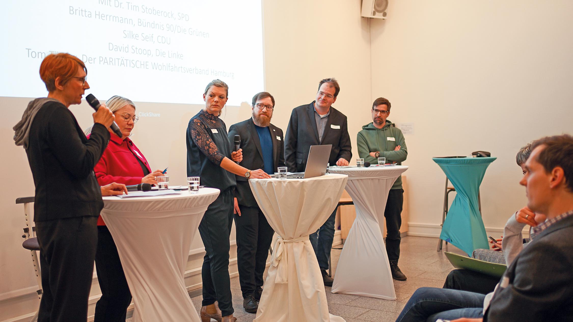 Politiker bei der Diskussion zum Kitagutschein