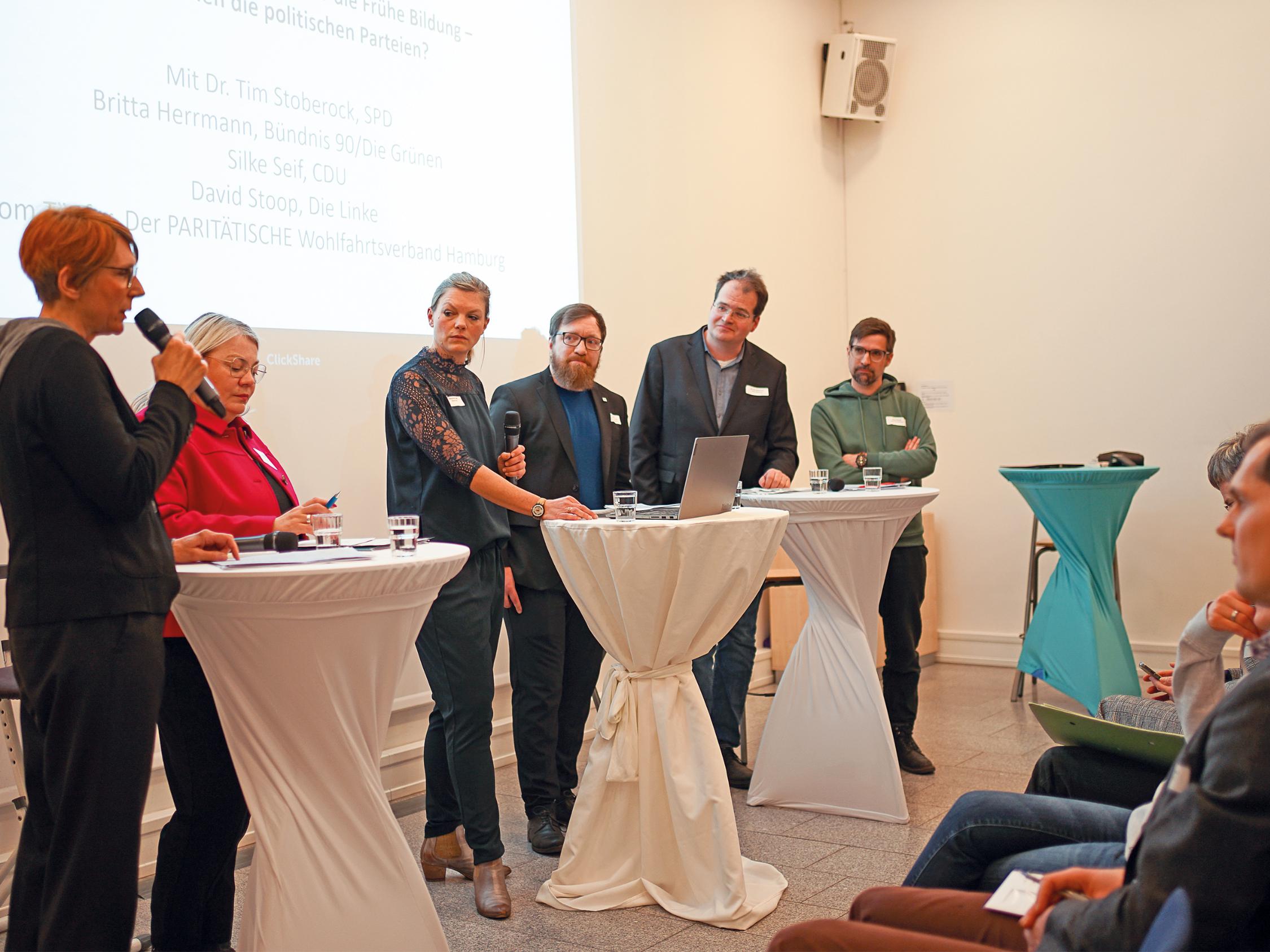 Politiker bei der Diskussion zum Kitagutschein